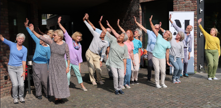 tanzcHor60+ - Kleiner Auftritt "Das Viertel klingt"